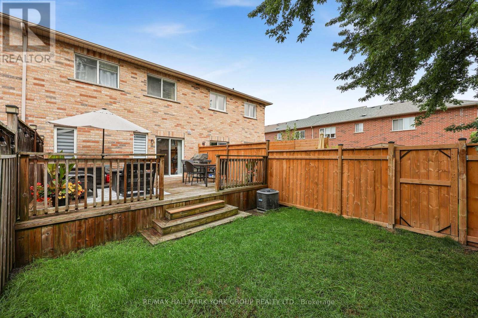 620 Bondi Avenue, Newmarket (Gorham-College Manor), Ontario  L3Y 8S8 - Photo 2 - N13743462