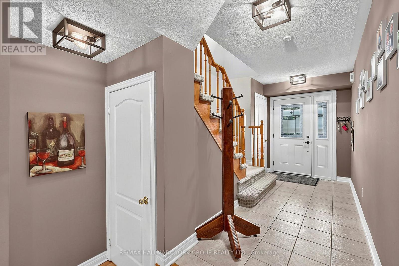 620 Bondi Avenue, Newmarket (Gorham-College Manor), Ontario  L3Y 8S8 - Photo 5 - N13743462