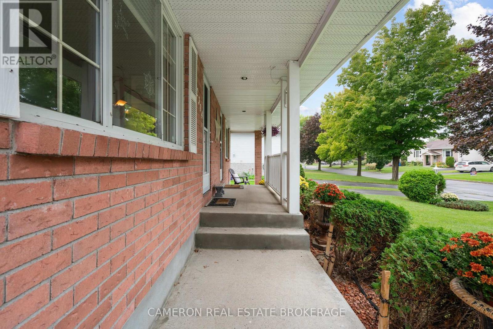 2314 Emily Crescent, Cornwall, Ontario K6H 7H5 - Photo 3 - X13743508