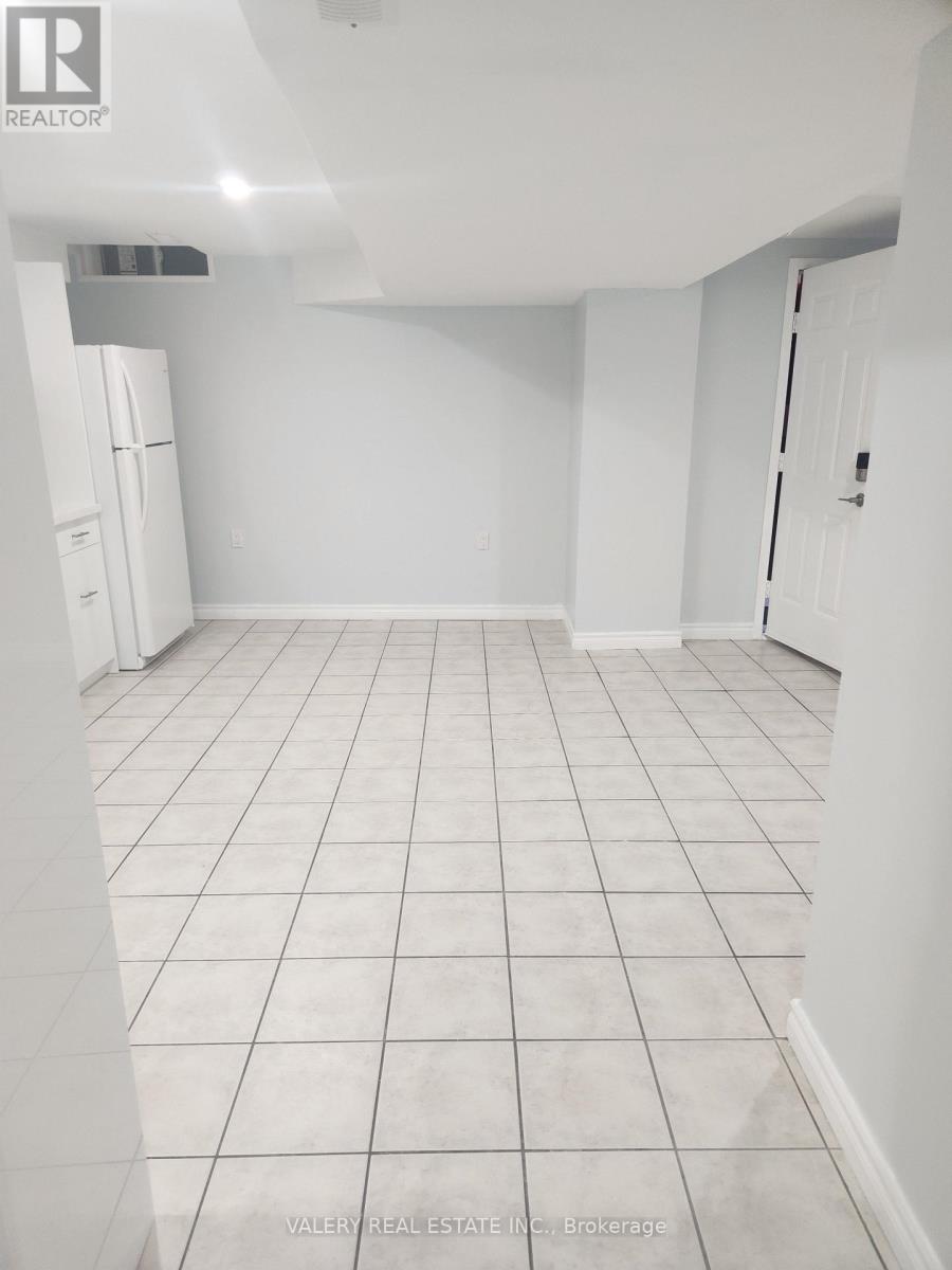 28 Iles Street, Ajax (Central West), Ontario  L1T 3V4 - Photo 17 - E13702622