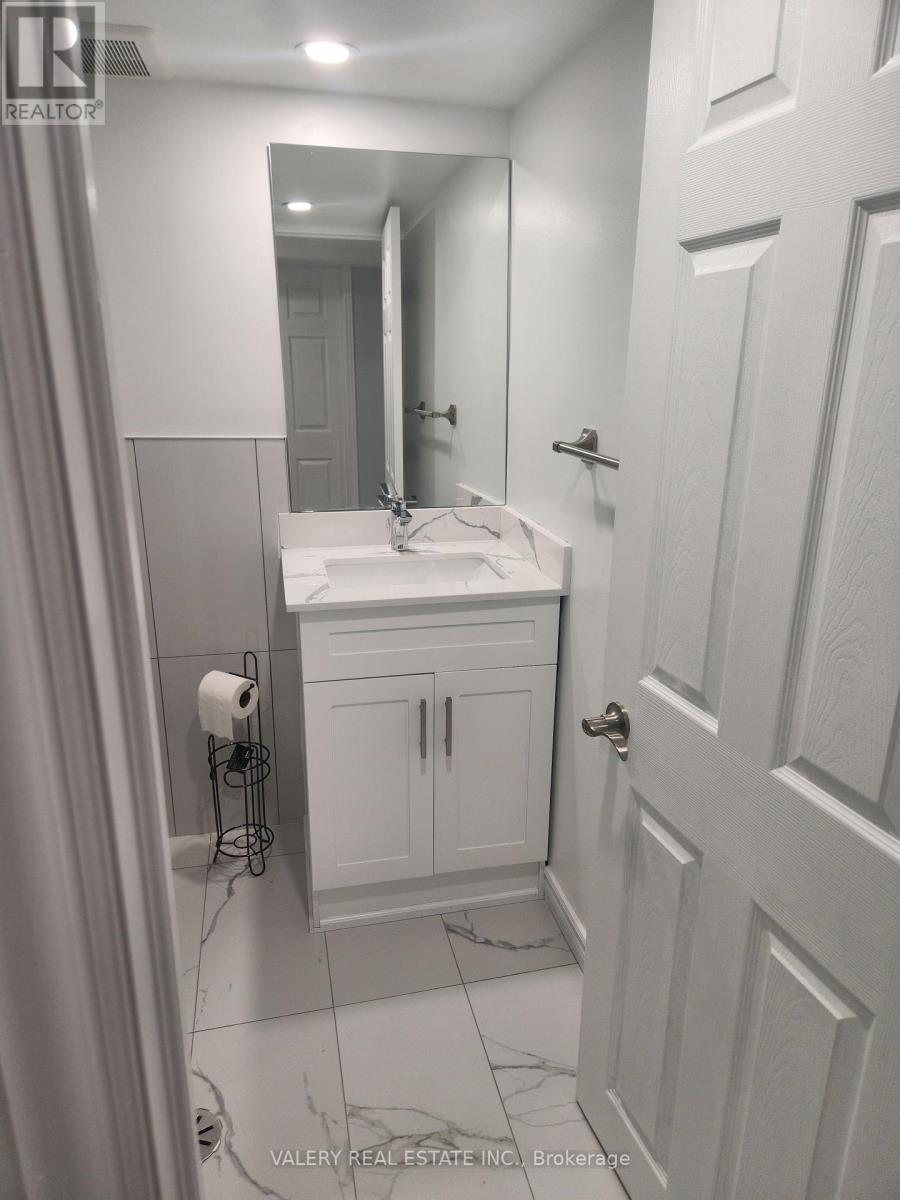 28 Iles Street, Ajax (Central West), Ontario  L1T 3V4 - Photo 13 - E13702622