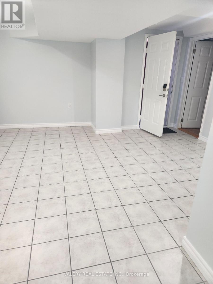 28 Iles Street, Ajax (Central West), Ontario  L1T 3V4 - Photo 16 - E13702622