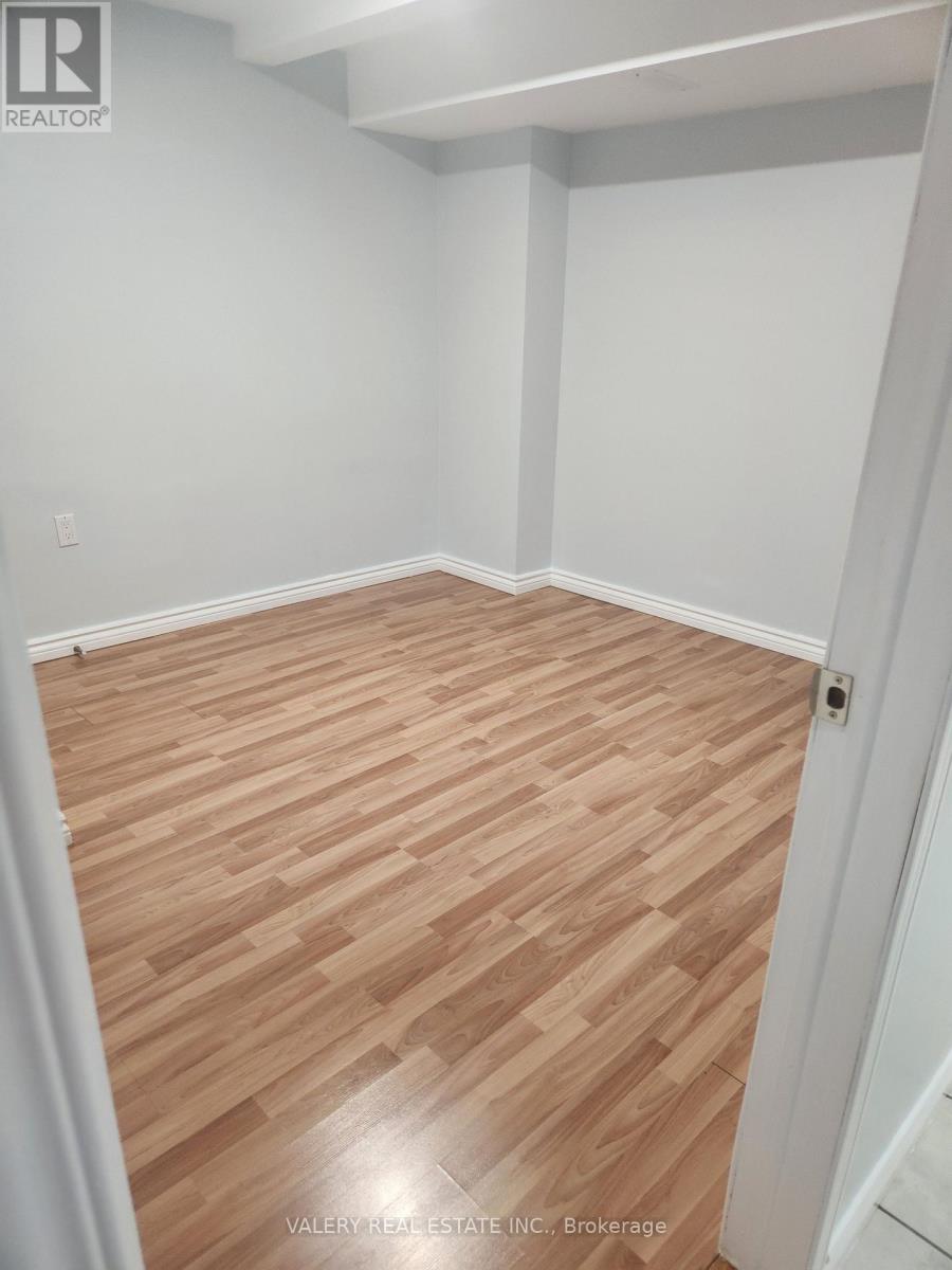 28 Iles Street, Ajax (Central West), Ontario  L1T 3V4 - Photo 8 - E13702622