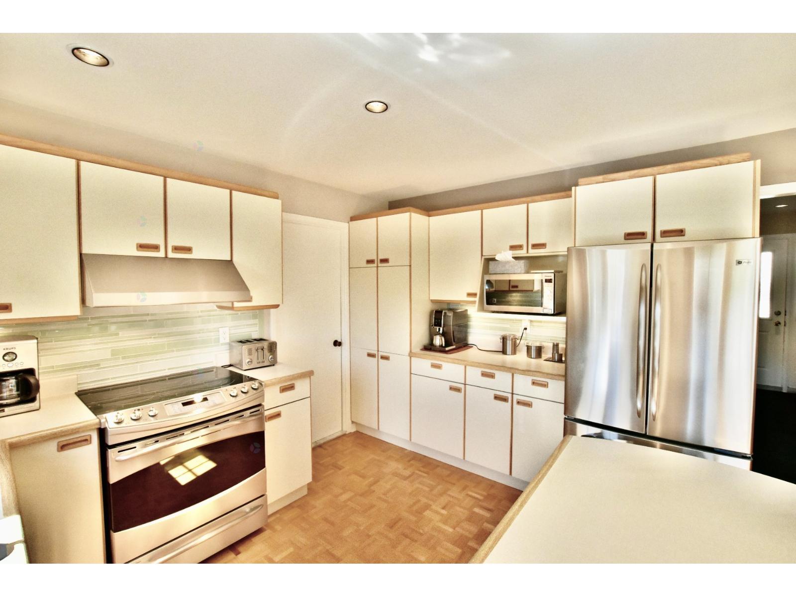 306 Rue Principale Saint-Basile-le-Grand Quebec Canada J3N1J7 4