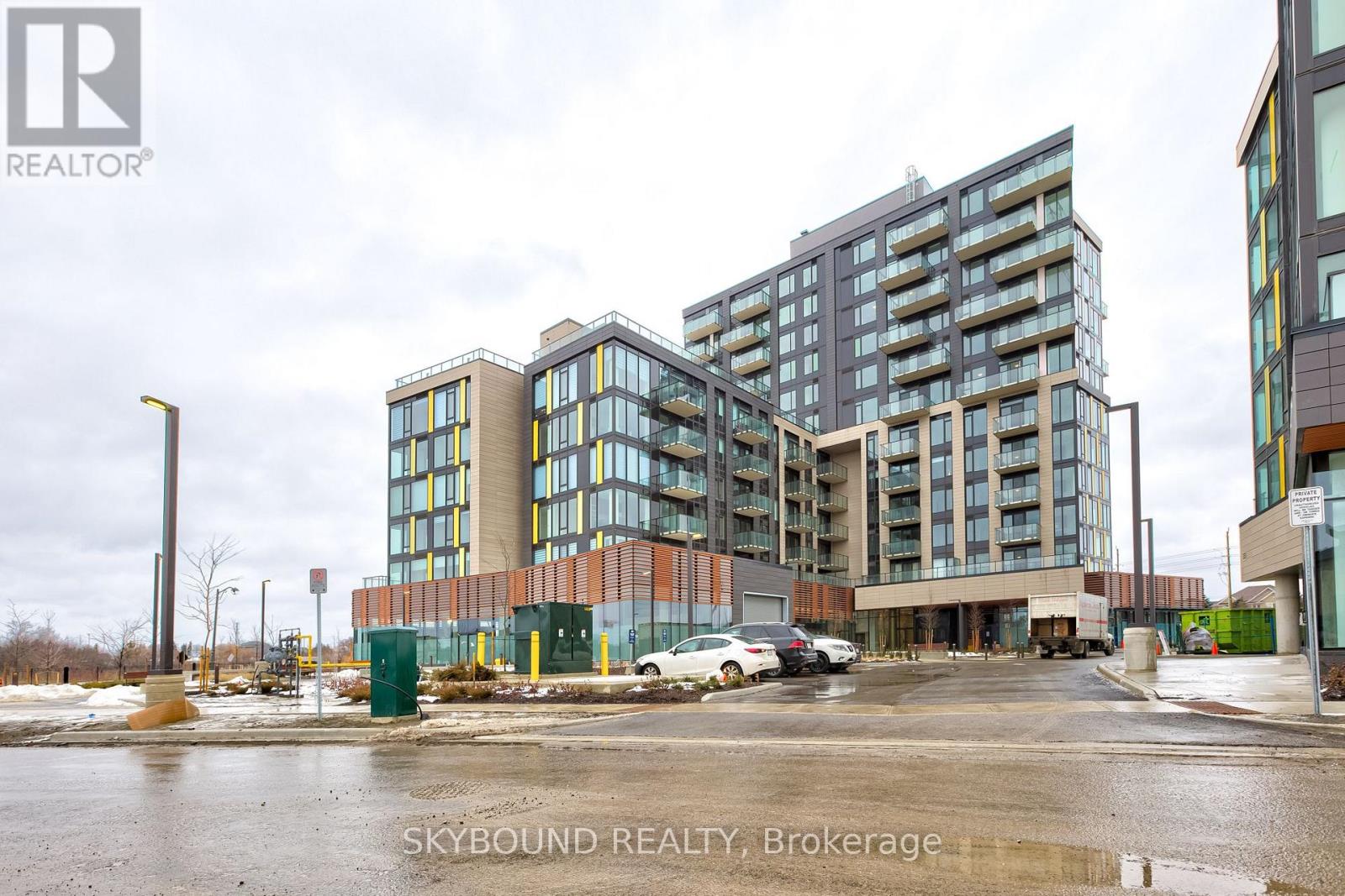 808 - 1415 DUNDAS STREET, Oakville, Ontario