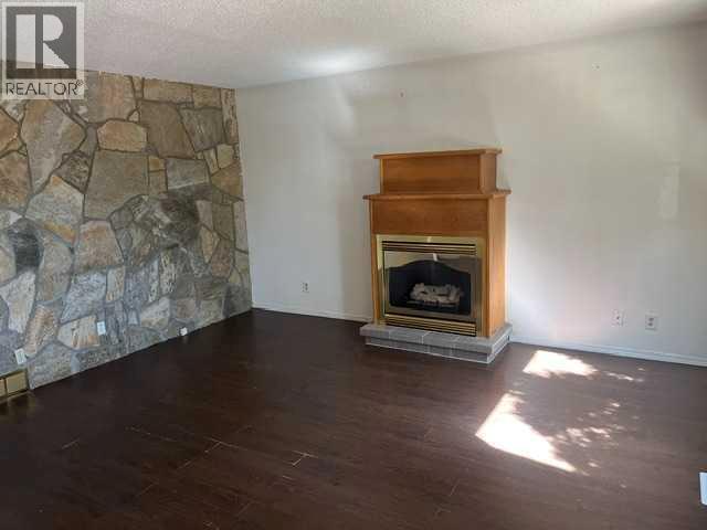 9 Sheridan Road W, Lethbridge, Alberta  T1K 4L6 - Photo 2 - A2342464
