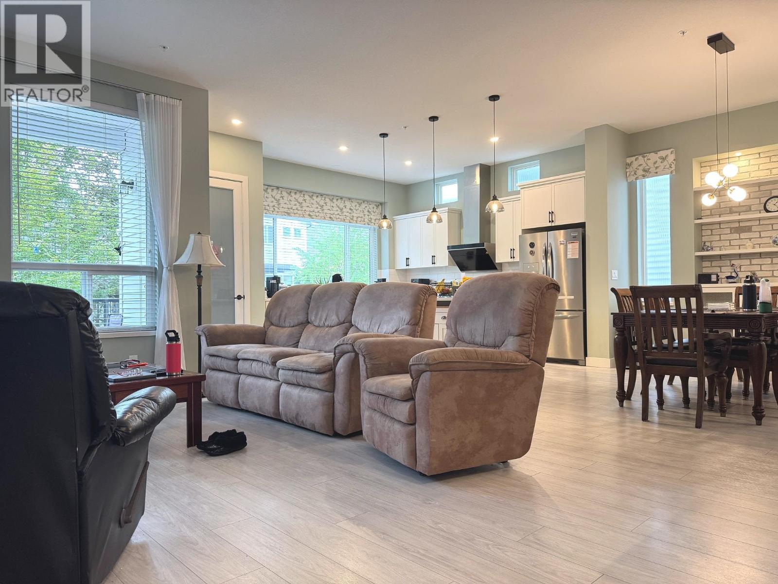 23192 113b Avenue, Maple Ridge, British Columbia  V2X 4K6 - Photo 5 - R3161425