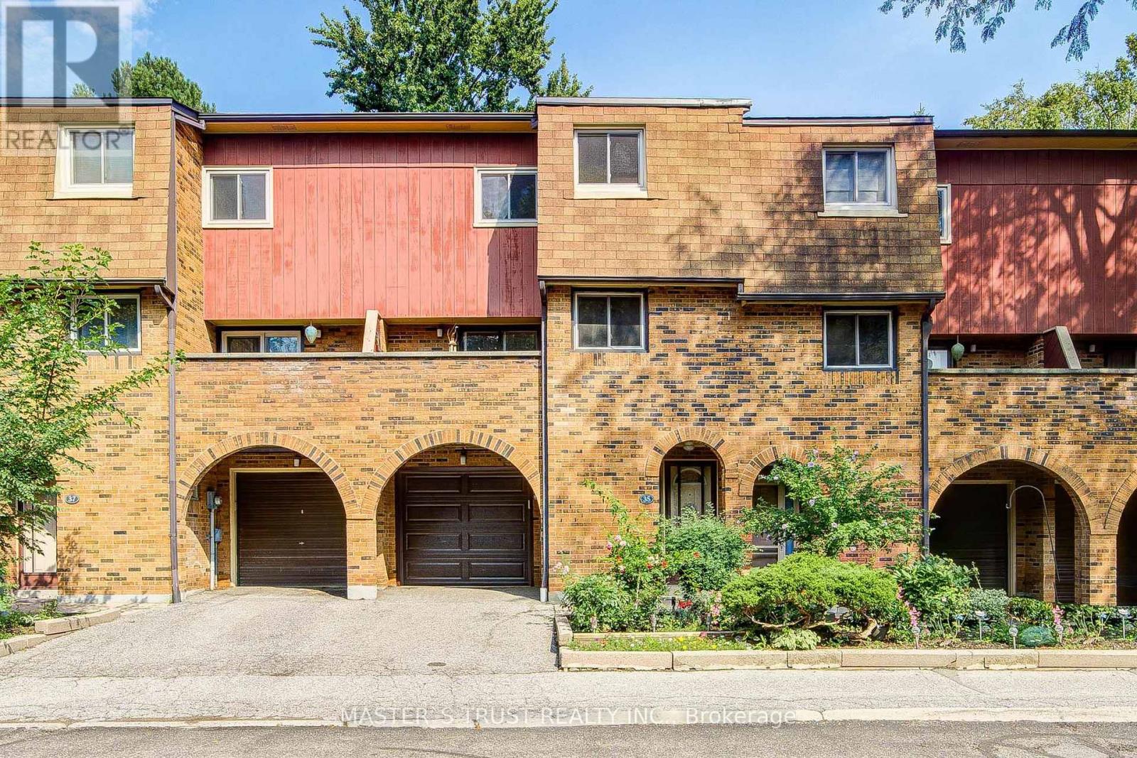 35 BARDS WALKWAY, Toronto, Ontario