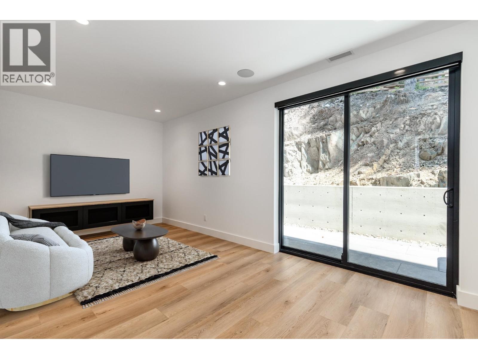 18 2077 Garibaldi Way, Whistler, British Columbia  V0N 1B2 - Photo 8 - R3161465