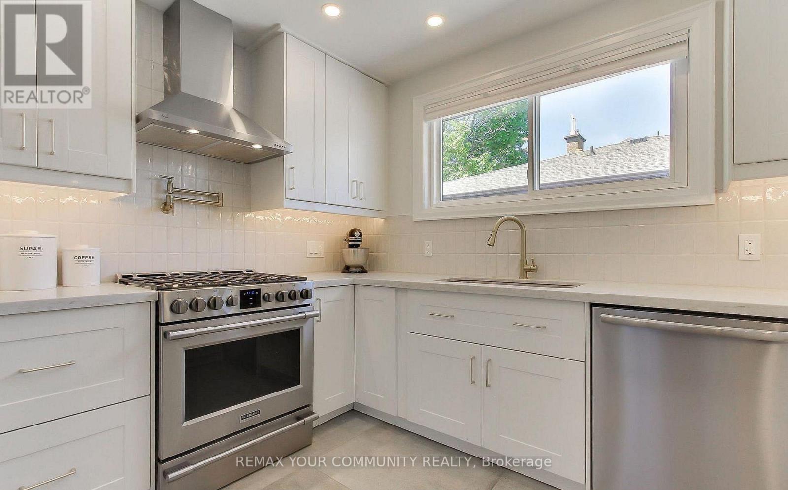 Main Floor W/o Basement - 67 Davis Road, Aurora, Ontario L4G 2B4 - Photo 13 - N13743524