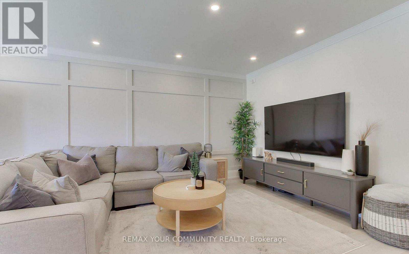 Main Floor W/o Basement - 67 Davis Road, Aurora, Ontario L4G 2B4 - Photo 6 - N13743524