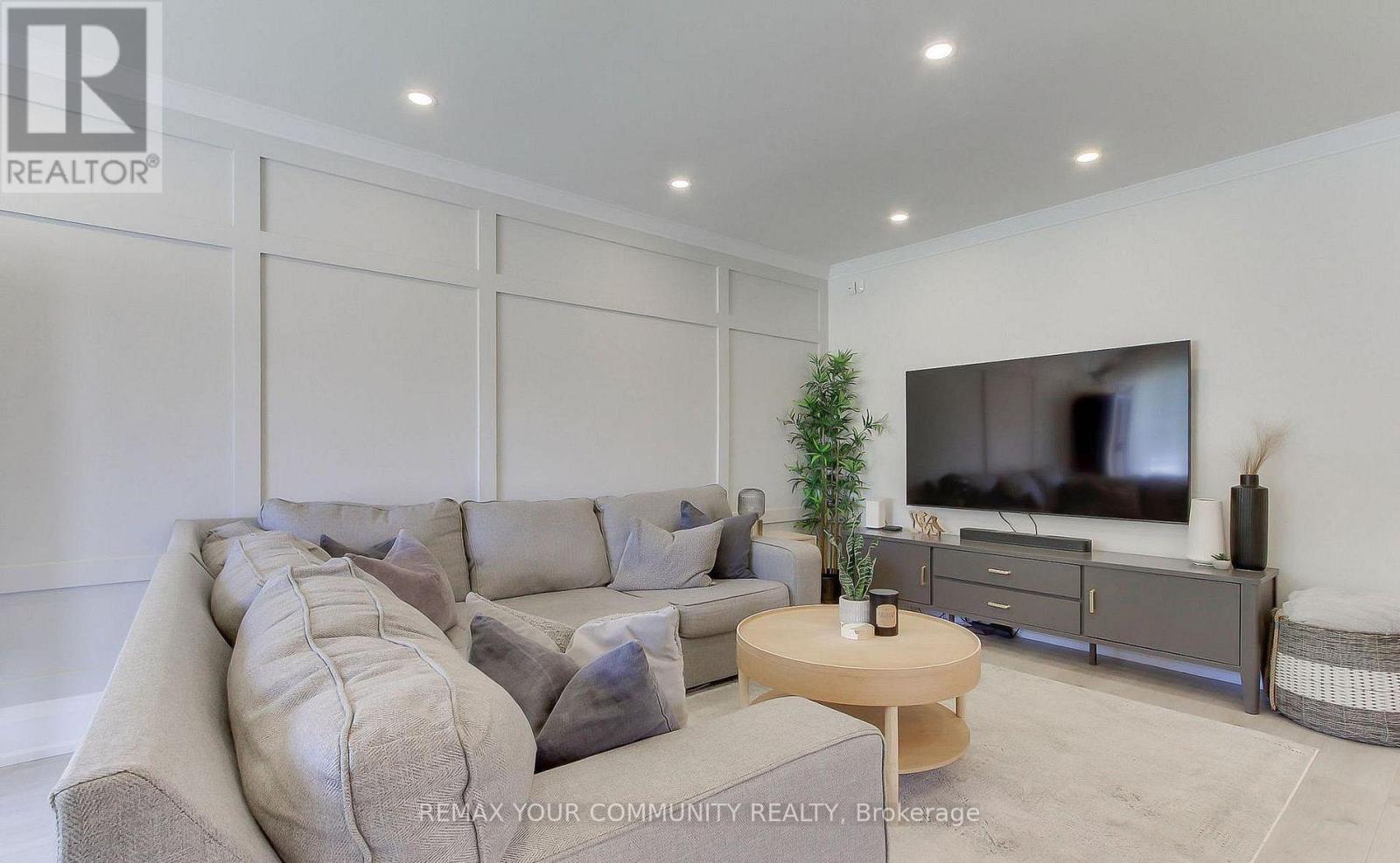 Main Floor W/o Basement - 67 Davis Road, Aurora, Ontario L4G 2B4 - Photo 7 - N13743524