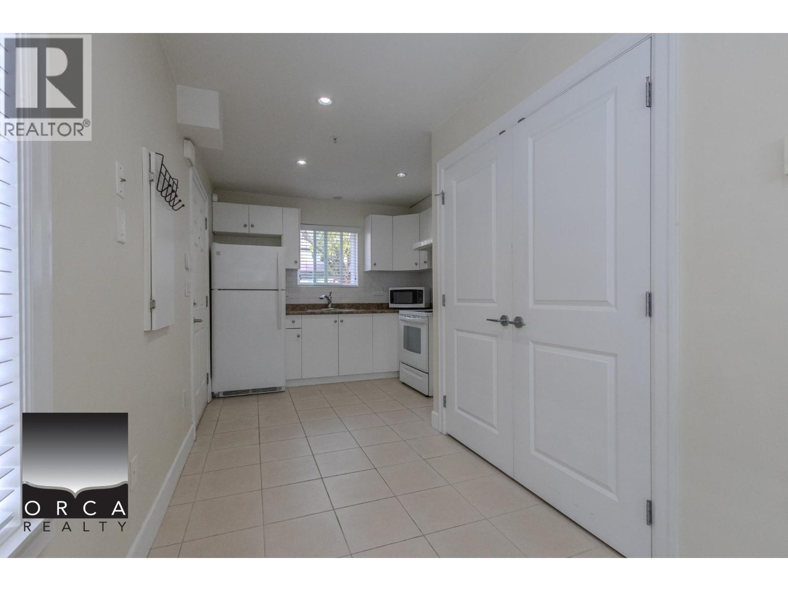 2570 E 2nd Avenue, Vancouver, British Columbia  V5M 1C6 - Photo 2 - R3161469