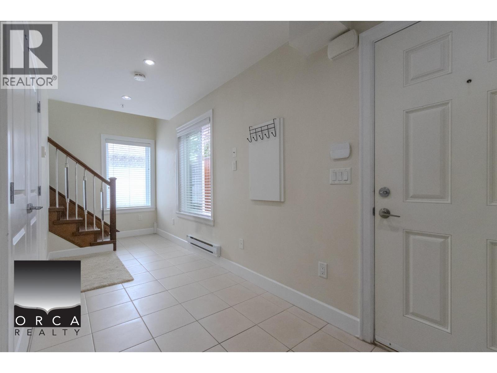 2570 E 2nd Avenue, Vancouver, British Columbia  V5M 1C6 - Photo 3 - R3161469