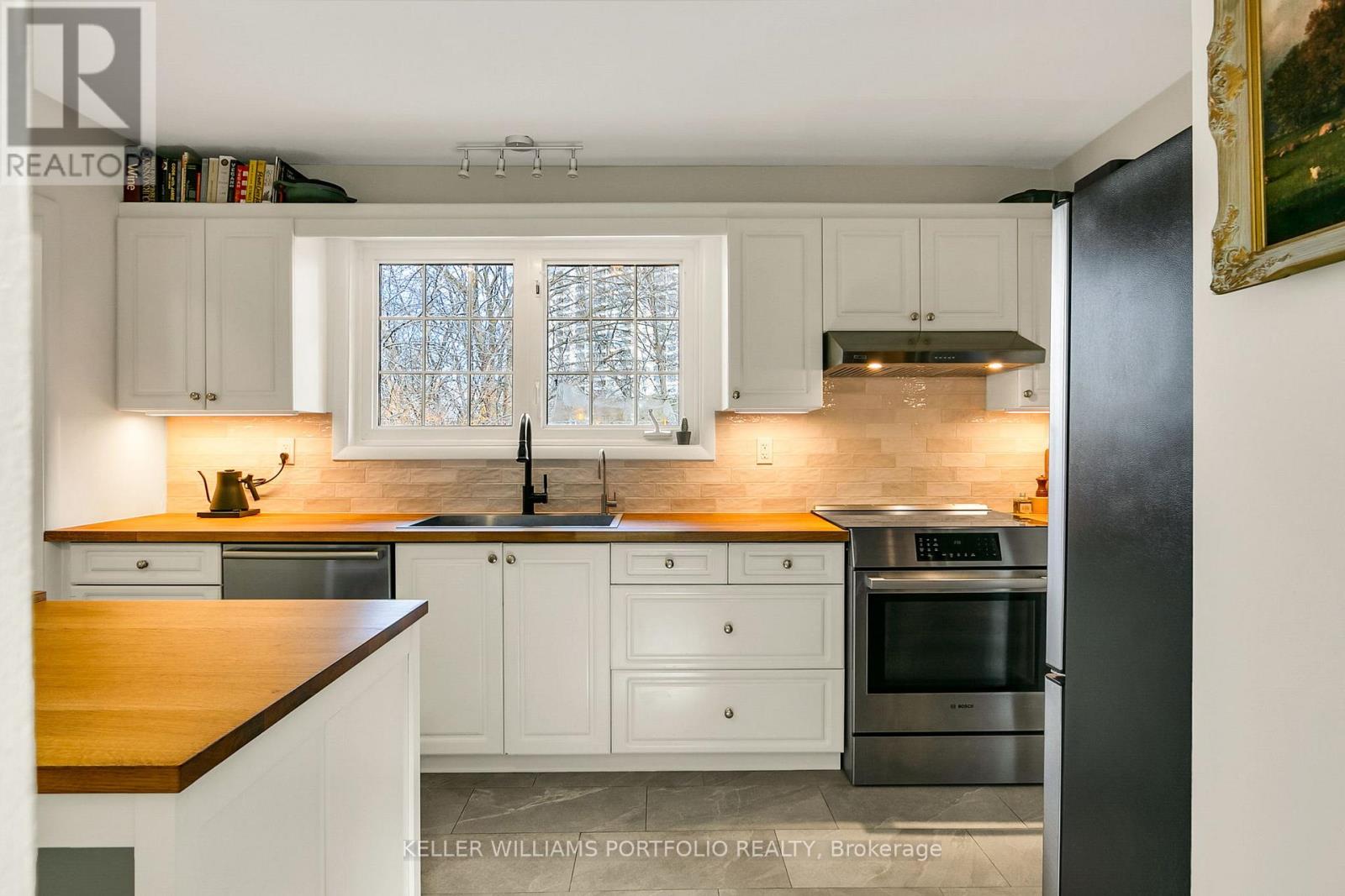 88 Sabrina Dr Drive, Toronto, Ontario  M9R 2J9 - Photo 12 - W13743526