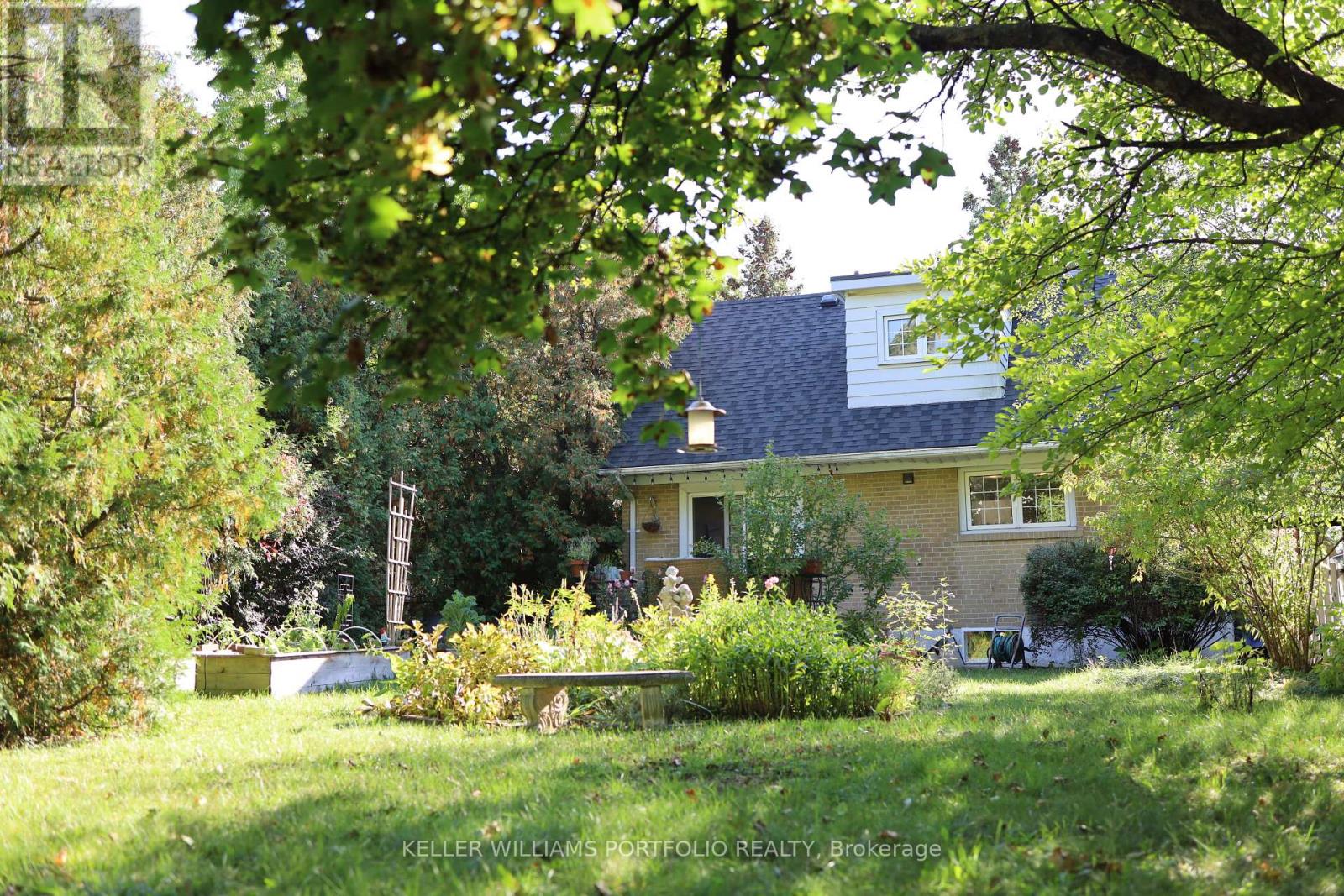 88 Sabrina Dr Drive, Toronto, Ontario  M9R 2J9 - Photo 40 - W13743526