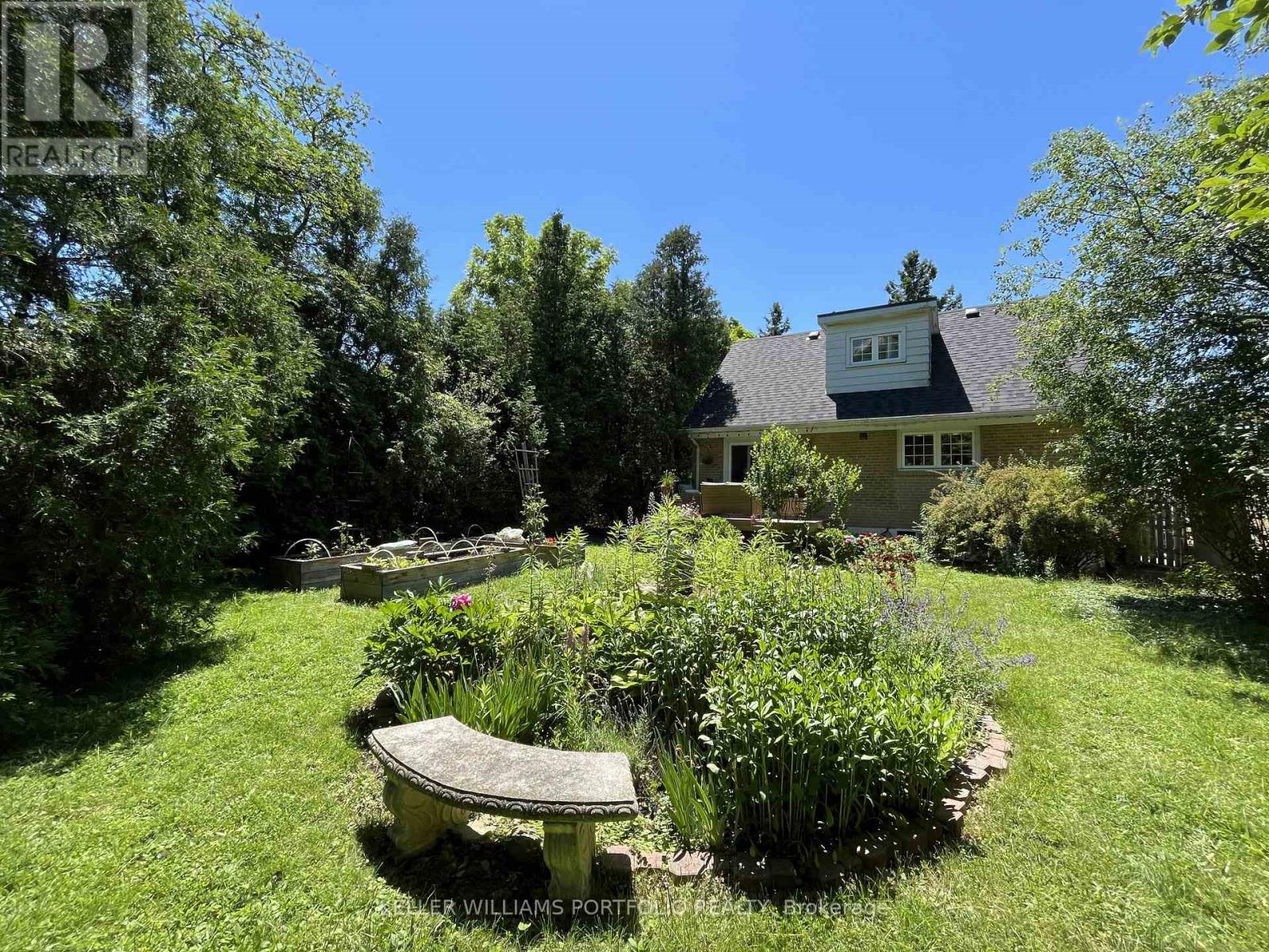 88 Sabrina Dr Drive, Toronto, Ontario  M9R 2J9 - Photo 41 - W13743526