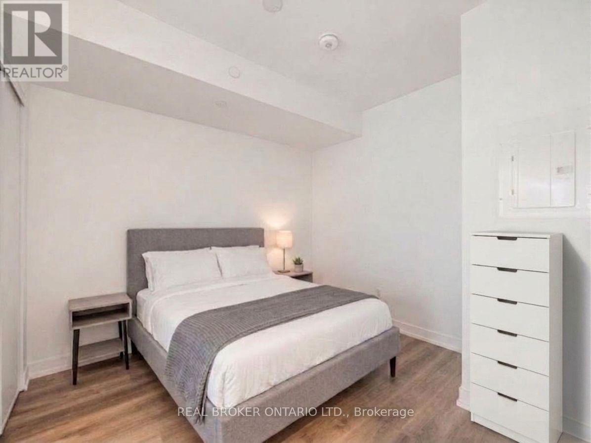922 - 1 Jarvis Street E, Hamilton, Ontario  L8R 3J2 - Photo 2 - X13516384
