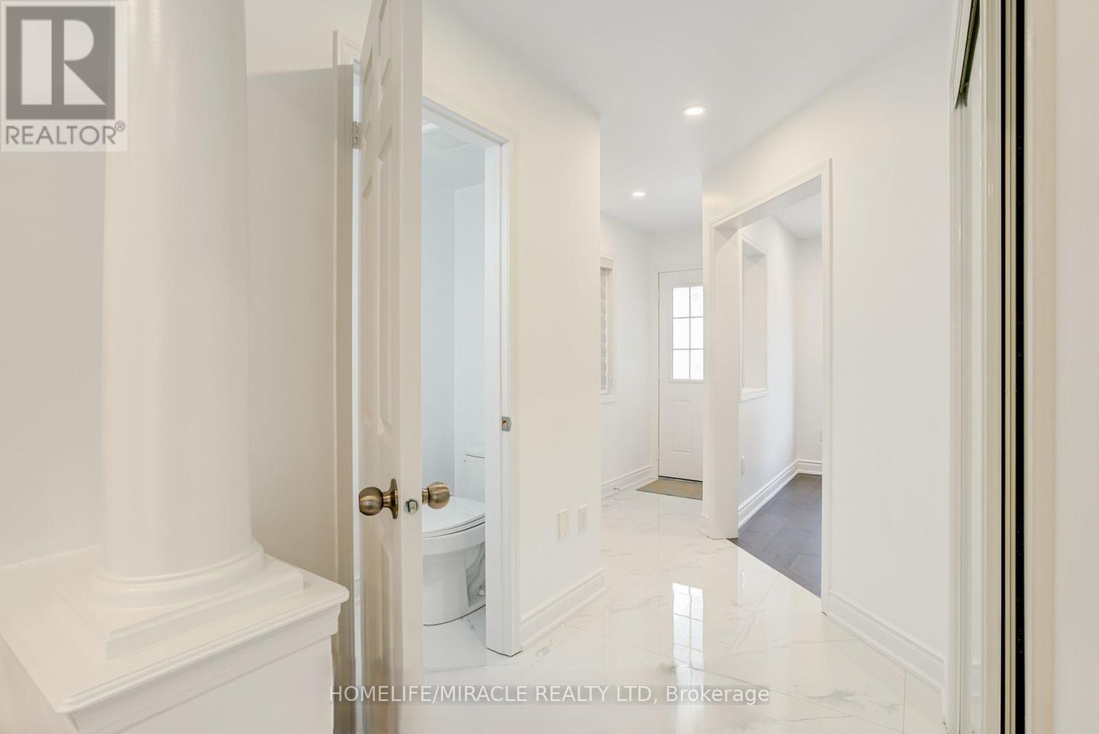 Upper - 190 Fandango Drive, Brampton, Ontario  L6X 0L3 - Photo 3 - W13743542