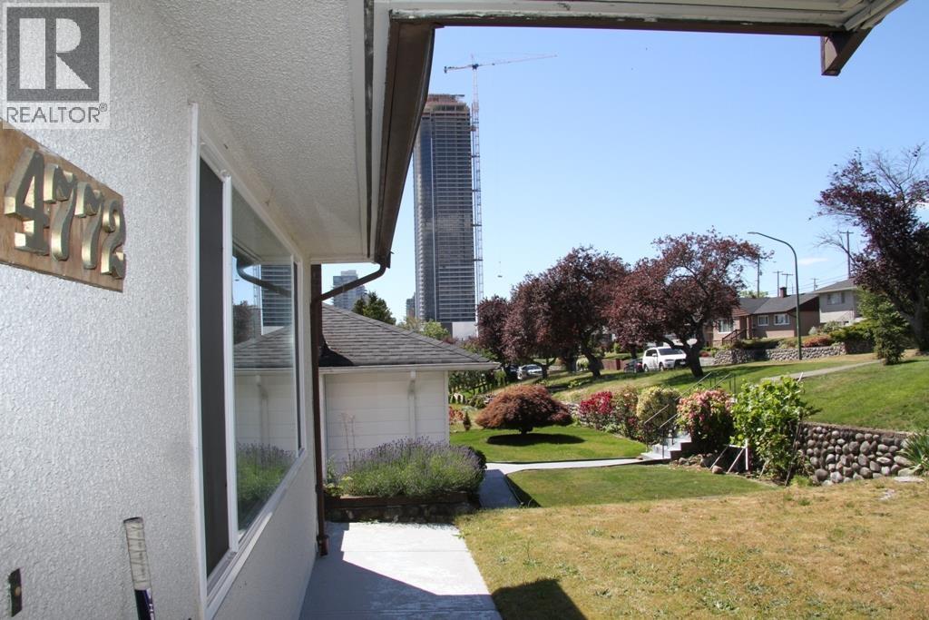 4772 Ridgelawn Drive, Burnaby, British Columbia  V5C 3Y2 - Photo 6 - R3161428