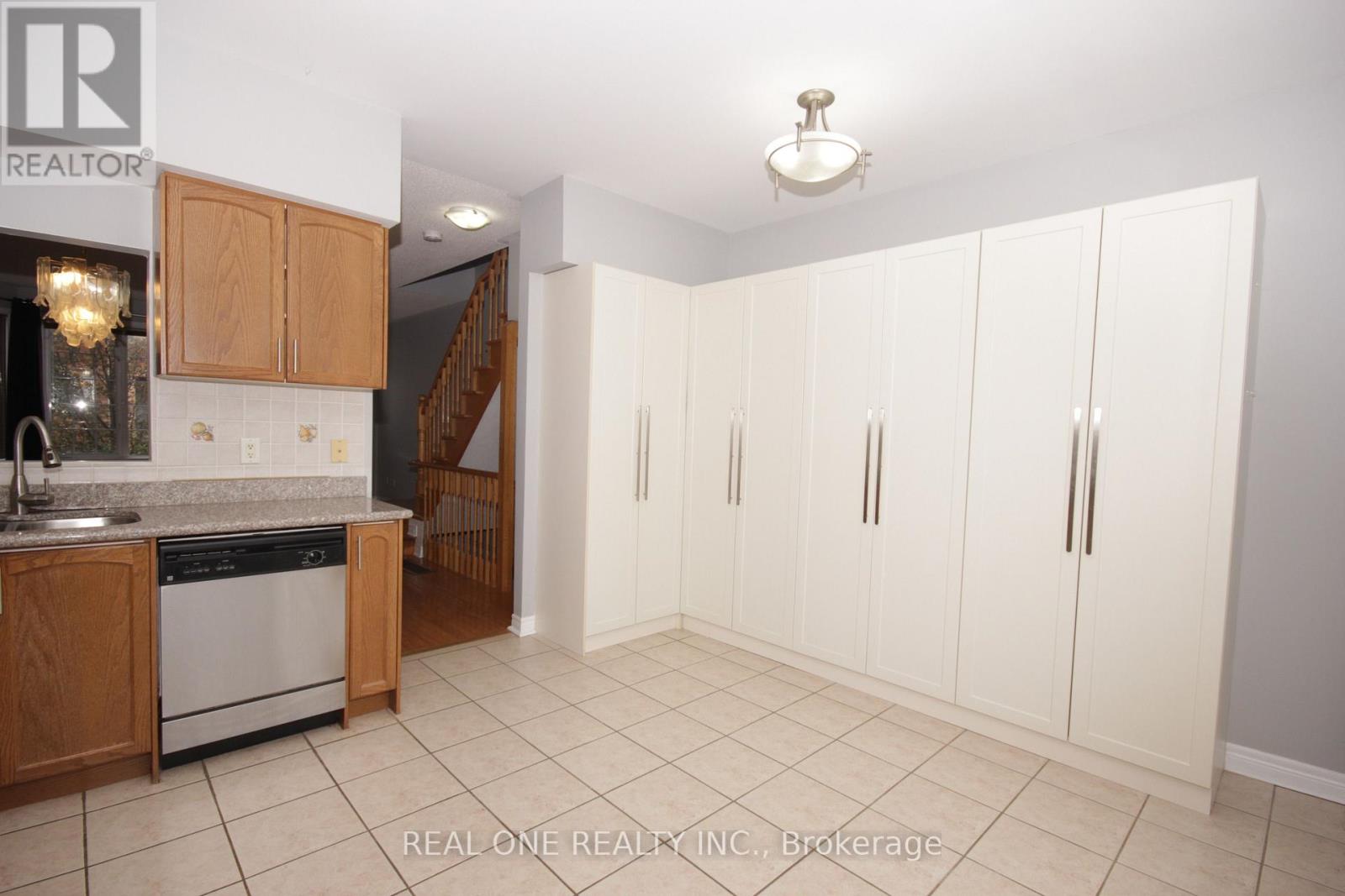 15 Azalea Gate Way, Markham, Ontario  L3T 7T9 - Photo 5 - N13741330