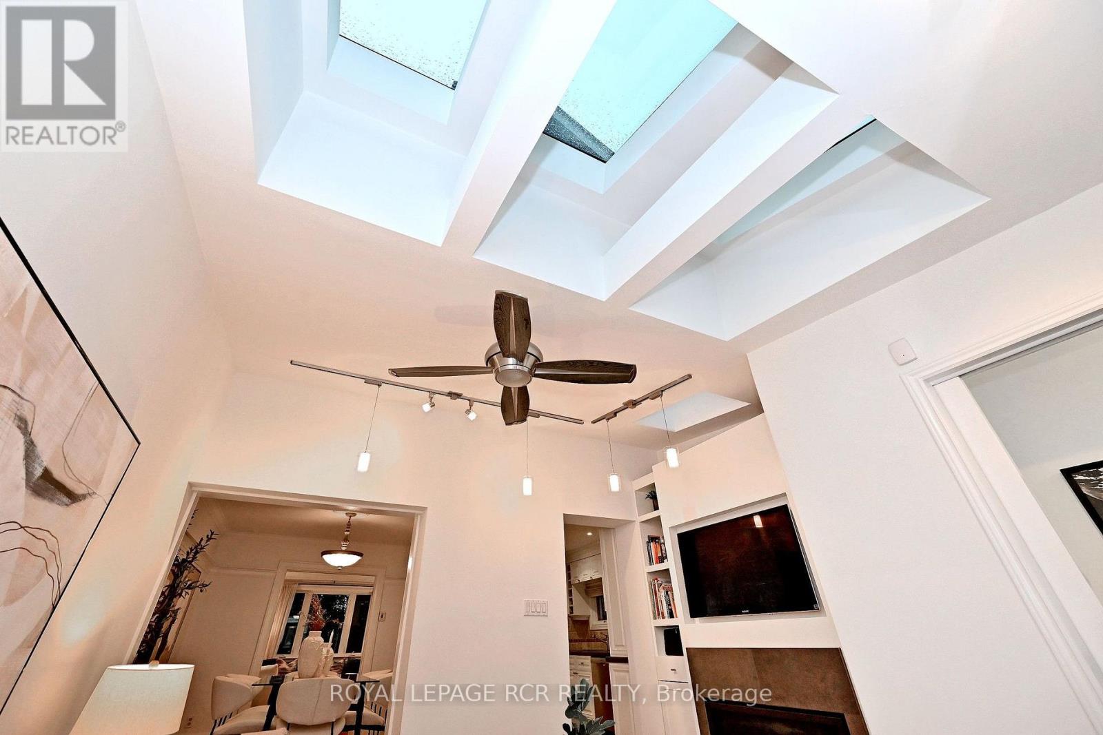 214 Briar Hill Avenue, Toronto, Ontario M4R 1J2 - Photo 11 - C13741056