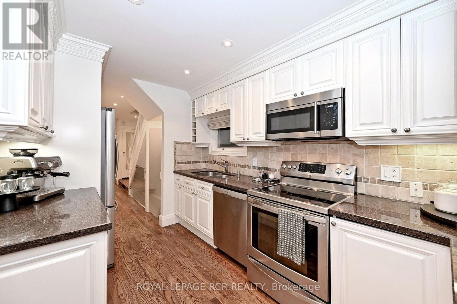 214 Briar Hill Avenue, Toronto, Ontario M4R 1J2 - Photo 16 - C13741056