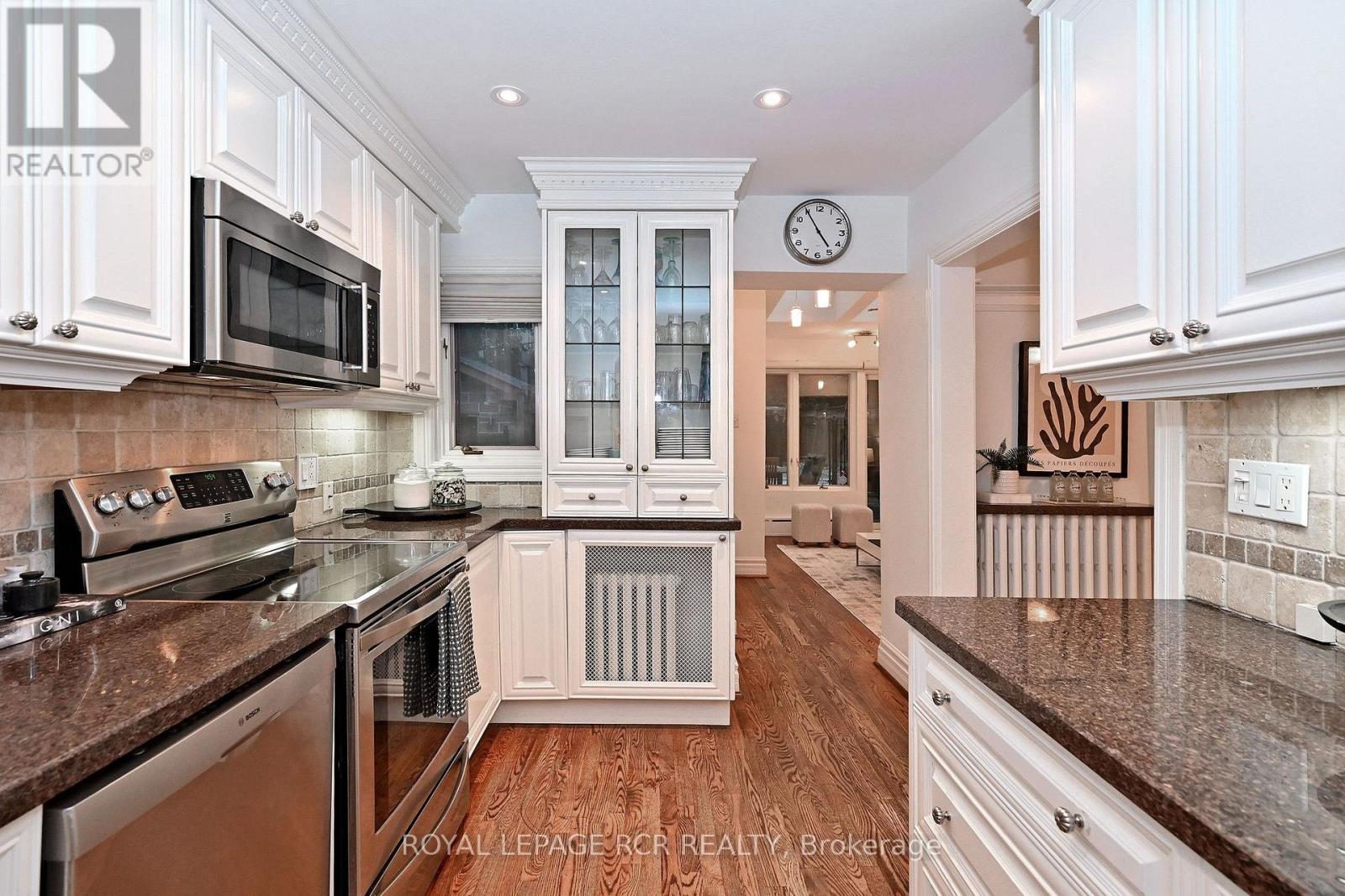 214 Briar Hill Avenue, Toronto, Ontario M4R 1J2 - Photo 15 - C13741056