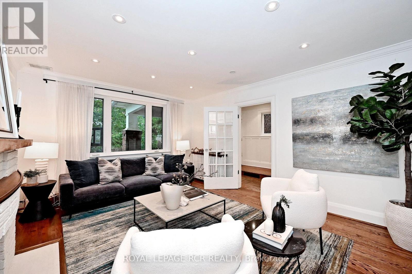 214 Briar Hill Avenue, Toronto, Ontario M4R 1J2 - Photo 2 - C13741056