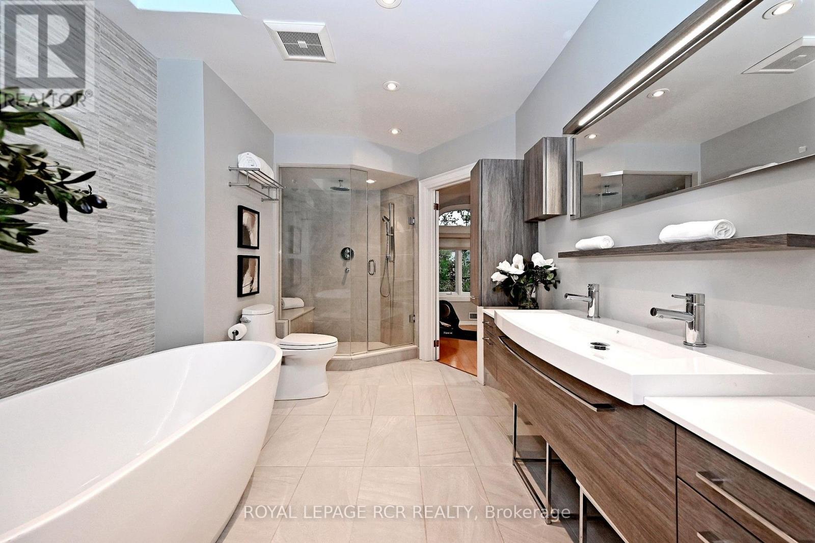 214 Briar Hill Avenue, Toronto, Ontario M4R 1J2 - Photo 21 - C13741056