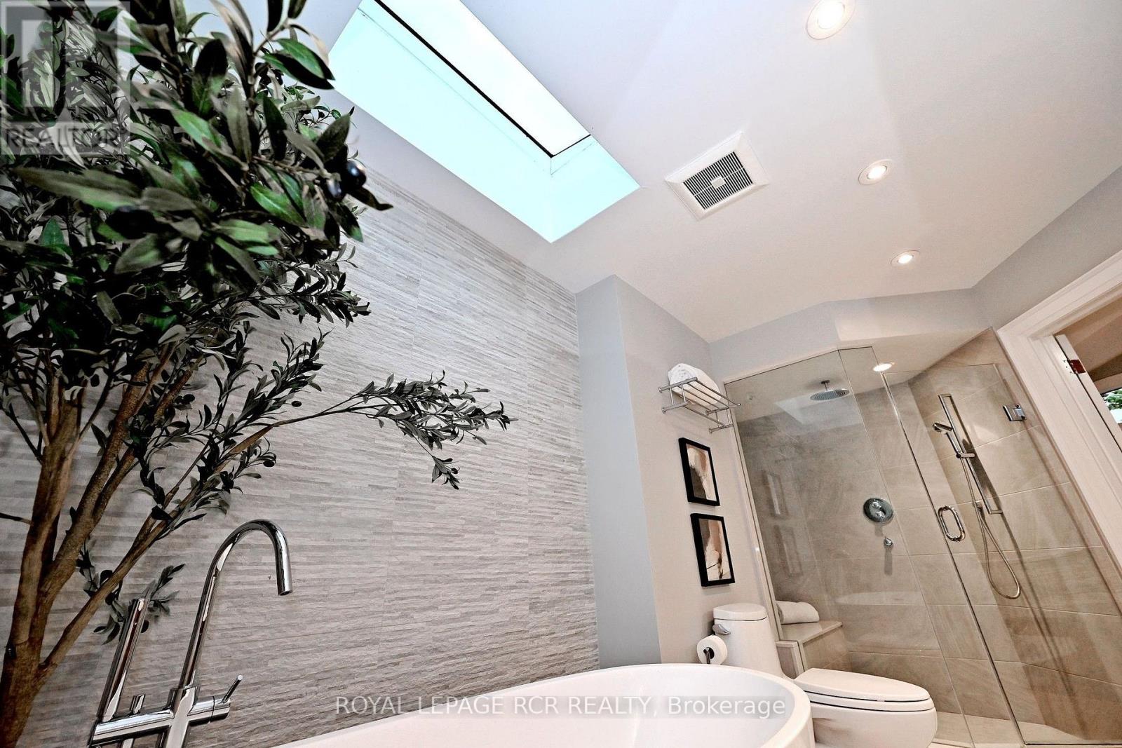 214 Briar Hill Avenue, Toronto, Ontario M4R 1J2 - Photo 20 - C13741056