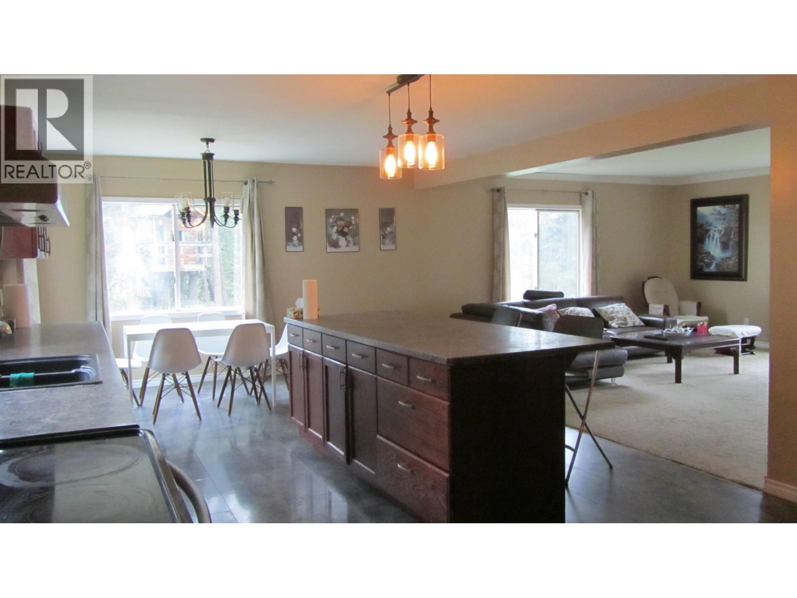 6108 Lone Butte Horse Lake Road, 100 Mile House, British Columbia  V0K 1X3 - Photo 3 - R3161392