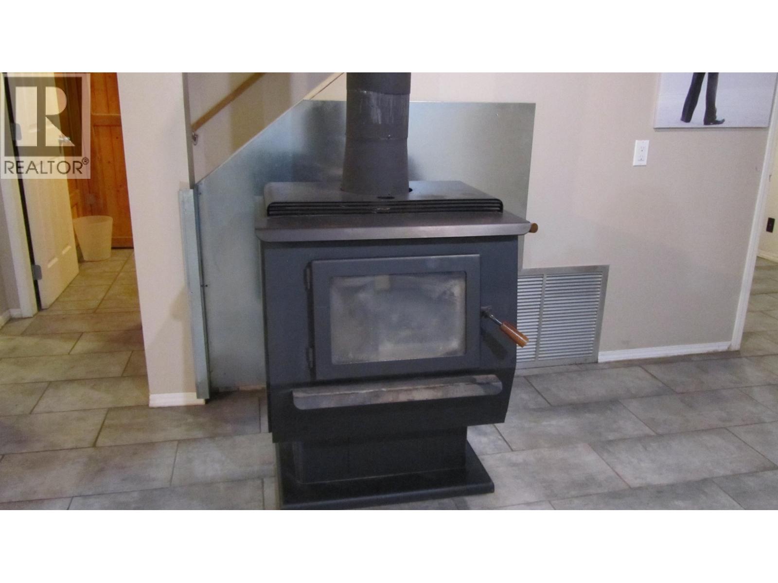 6108 Lone Butte Horse Lake Road, 100 Mile House, British Columbia  V0K 1X3 - Photo 25 - R3161392
