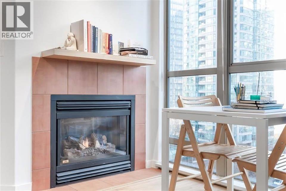 807 819 Hamilton Street, Vancouver, British Columbia  V6B 6M2 - Photo 3 - R3161452