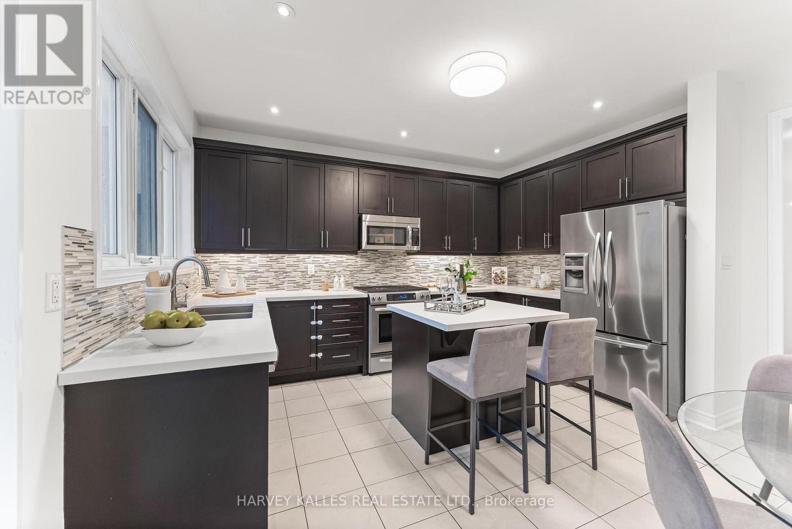 46 Grayleaf Drive, Whitchurch-Stouffville, Ontario  L4A 1S8 - Photo 19 - N13743586