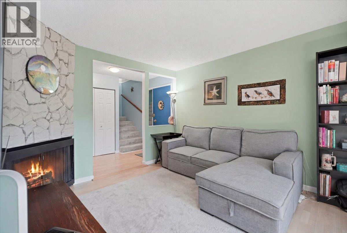 8940 Centaurus Circle, Burnaby, British Columbia  V3J 1C1 - Photo 5 - R3147282