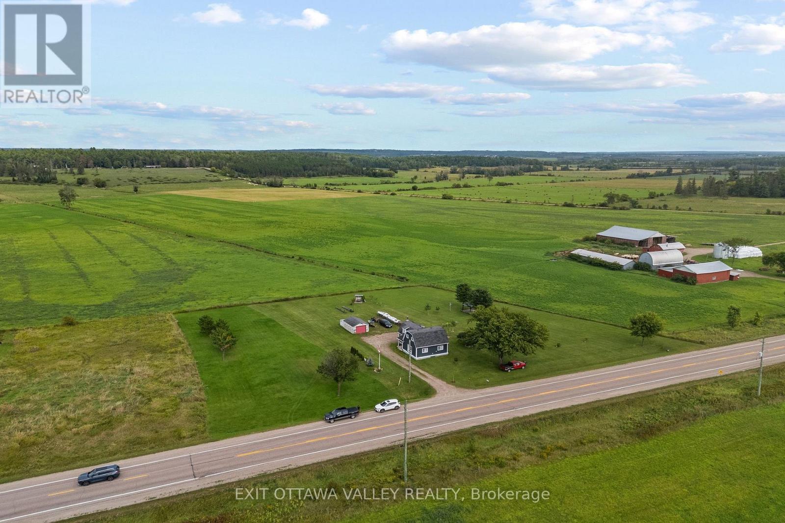 38922 41 Highway, Laurentian Valley, Ontario  K8A 6W4 - Photo 6 - X13743660