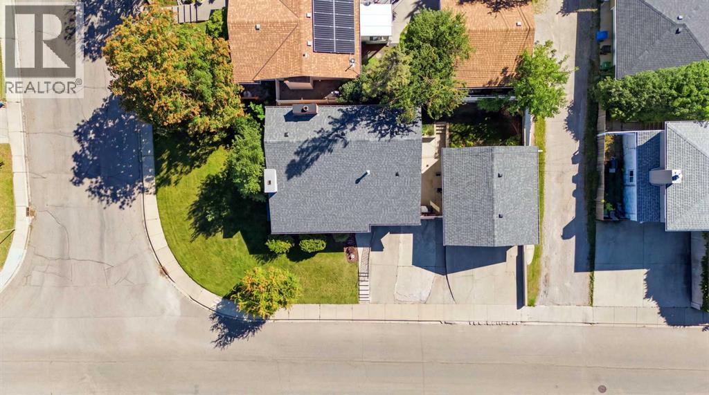 2445 Cherokee Drive NW, Calgary, Alberta  T2L 0X6 - Photo 40 - A2339116