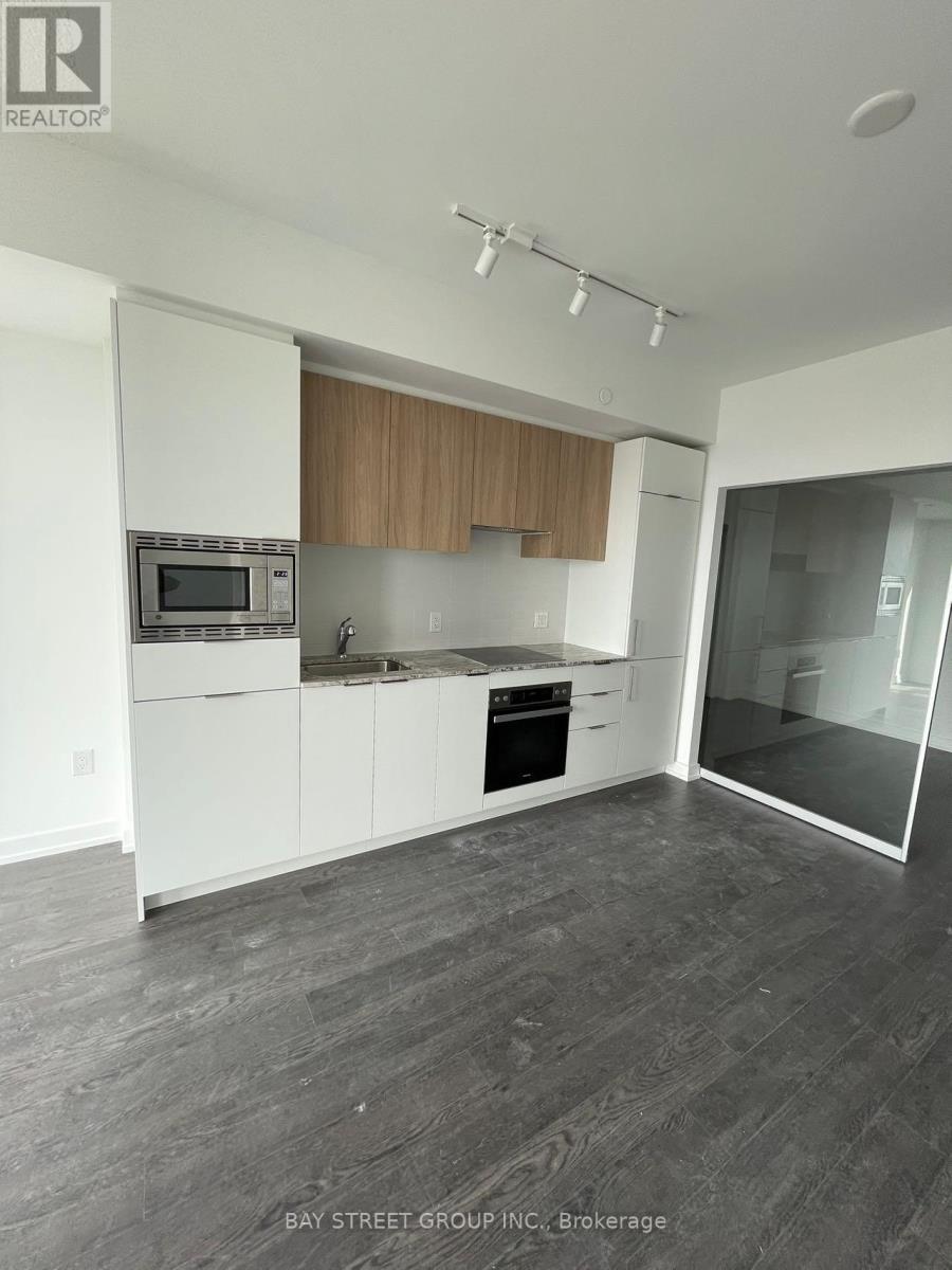 20 O'neill Road, Toronto, Ontario  M3C 0R2 - Photo 4 - C13743622