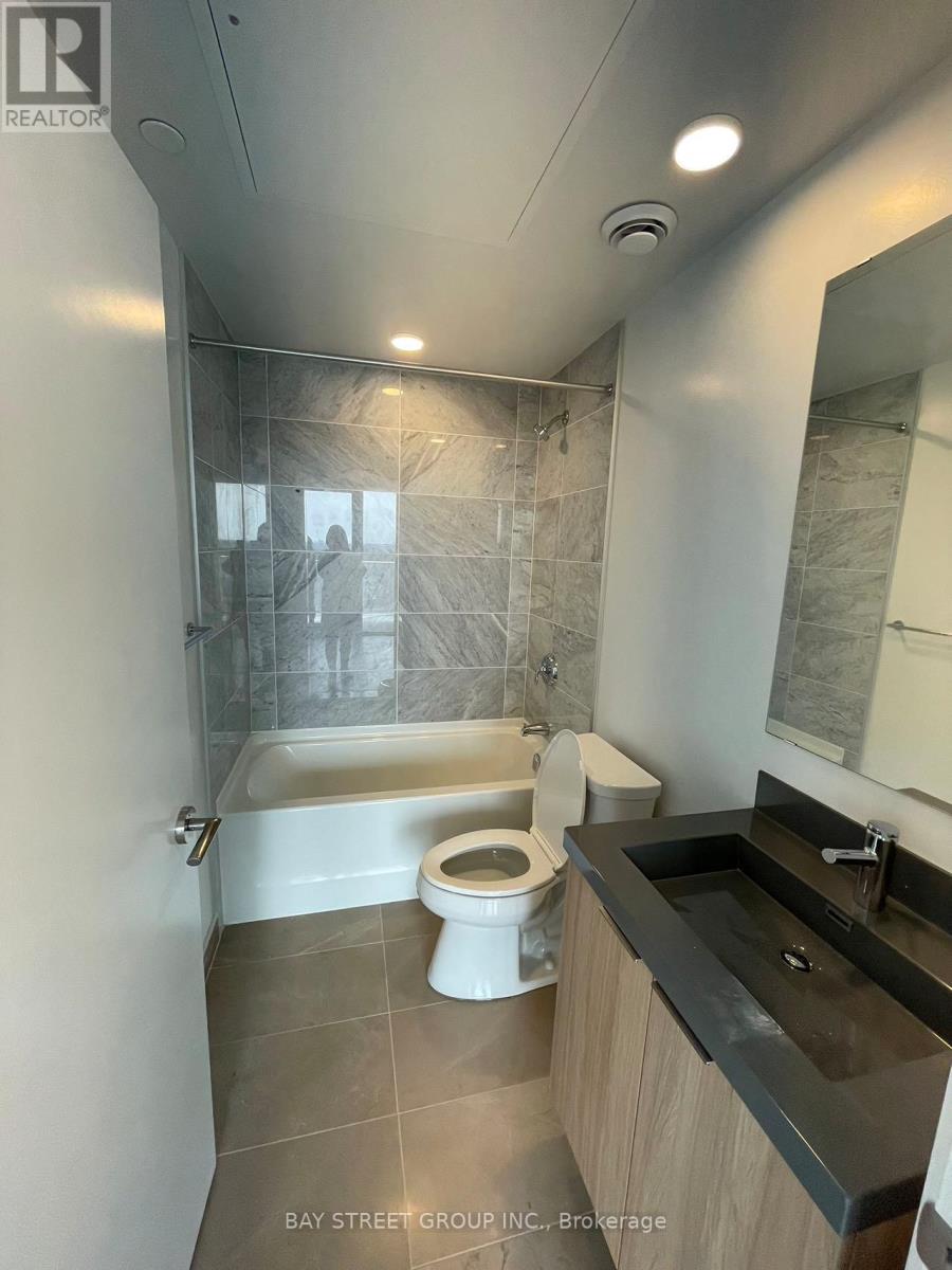 20 O'neill Road, Toronto, Ontario  M3C 0R2 - Photo 8 - C13743622