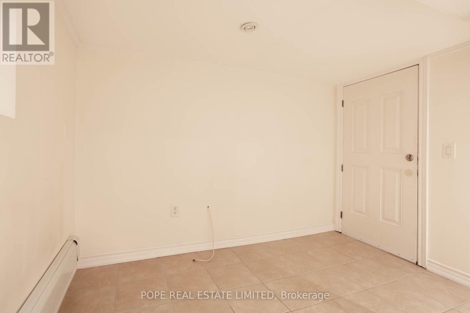 Bsmt - 447 Roxton Road, Toronto, Ontario  M6G 3R5 - Photo 13 - C13743626