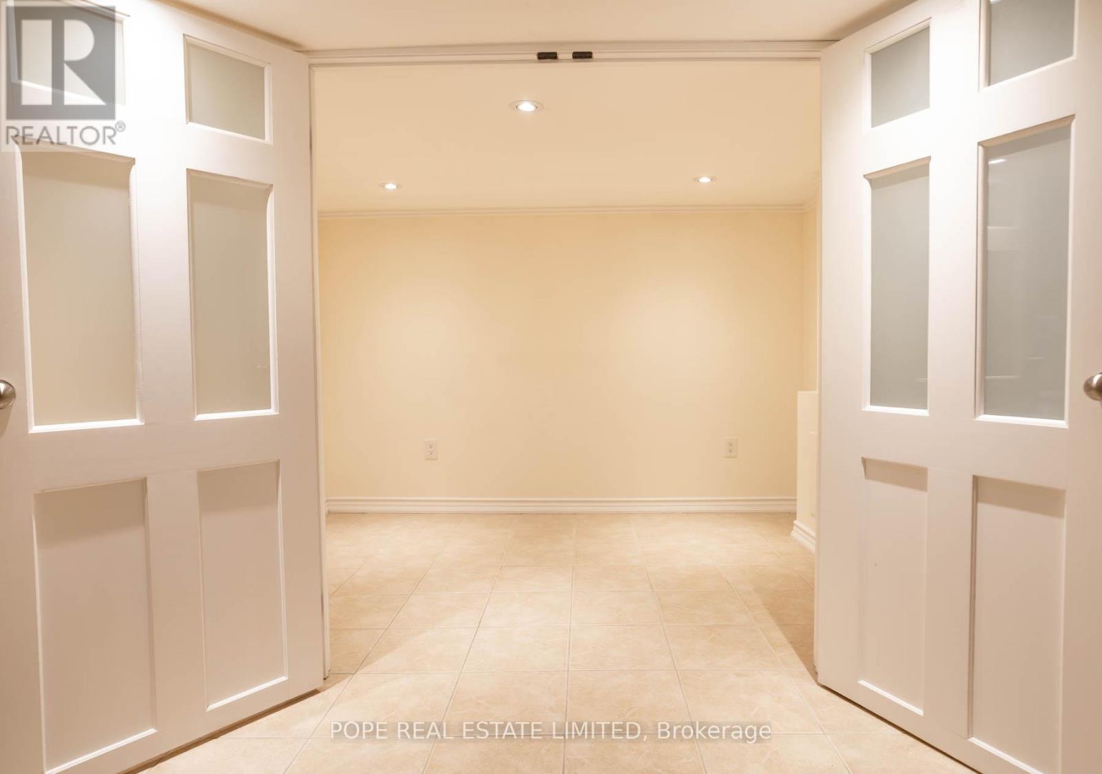 Bsmt - 447 Roxton Road, Toronto, Ontario  M6G 3R5 - Photo 16 - C13743626