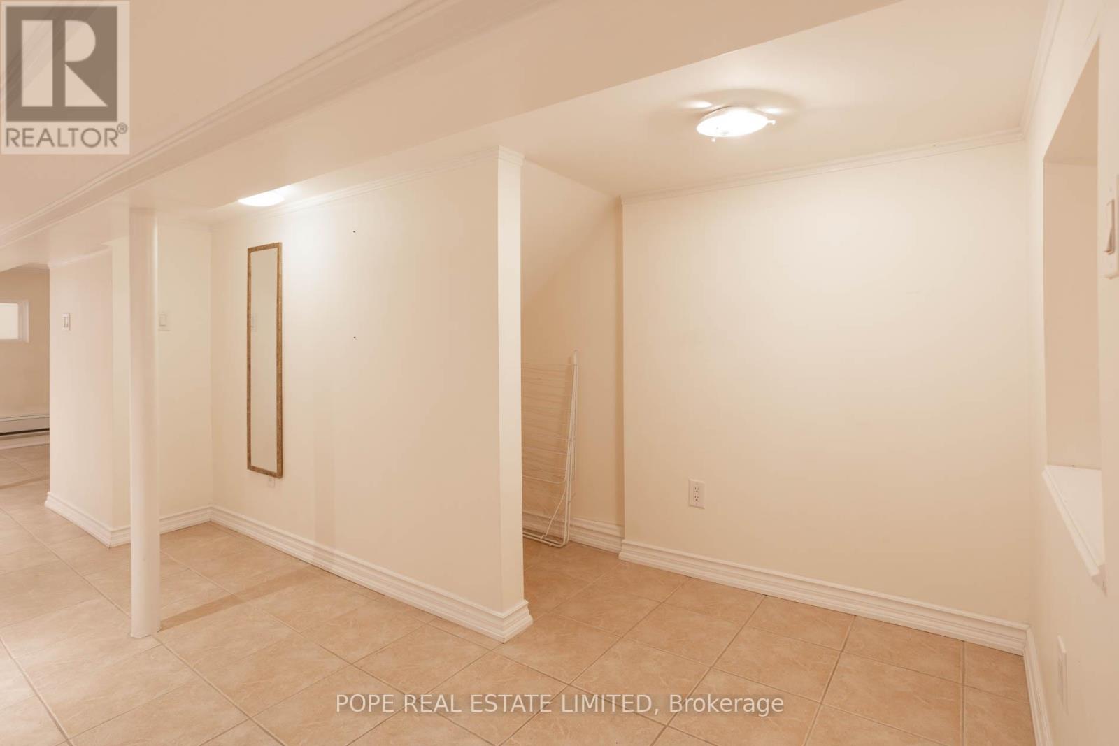 Bsmt - 447 Roxton Road, Toronto, Ontario  M6G 3R5 - Photo 2 - C13743626