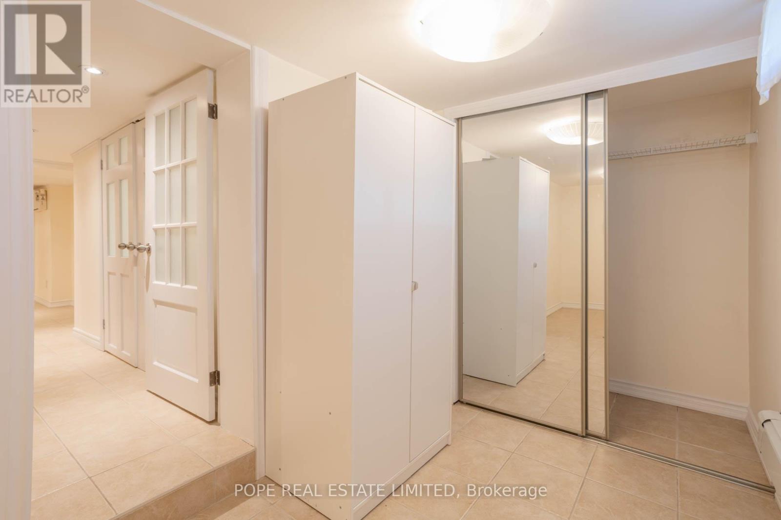 Bsmt - 447 Roxton Road, Toronto, Ontario  M6G 3R5 - Photo 5 - C13743626