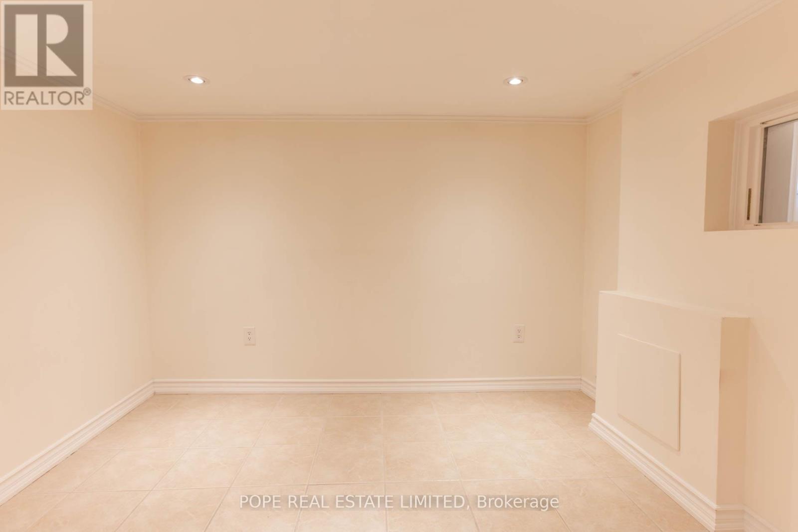 Bsmt - 447 Roxton Road, Toronto, Ontario  M6G 3R5 - Photo 8 - C13743626