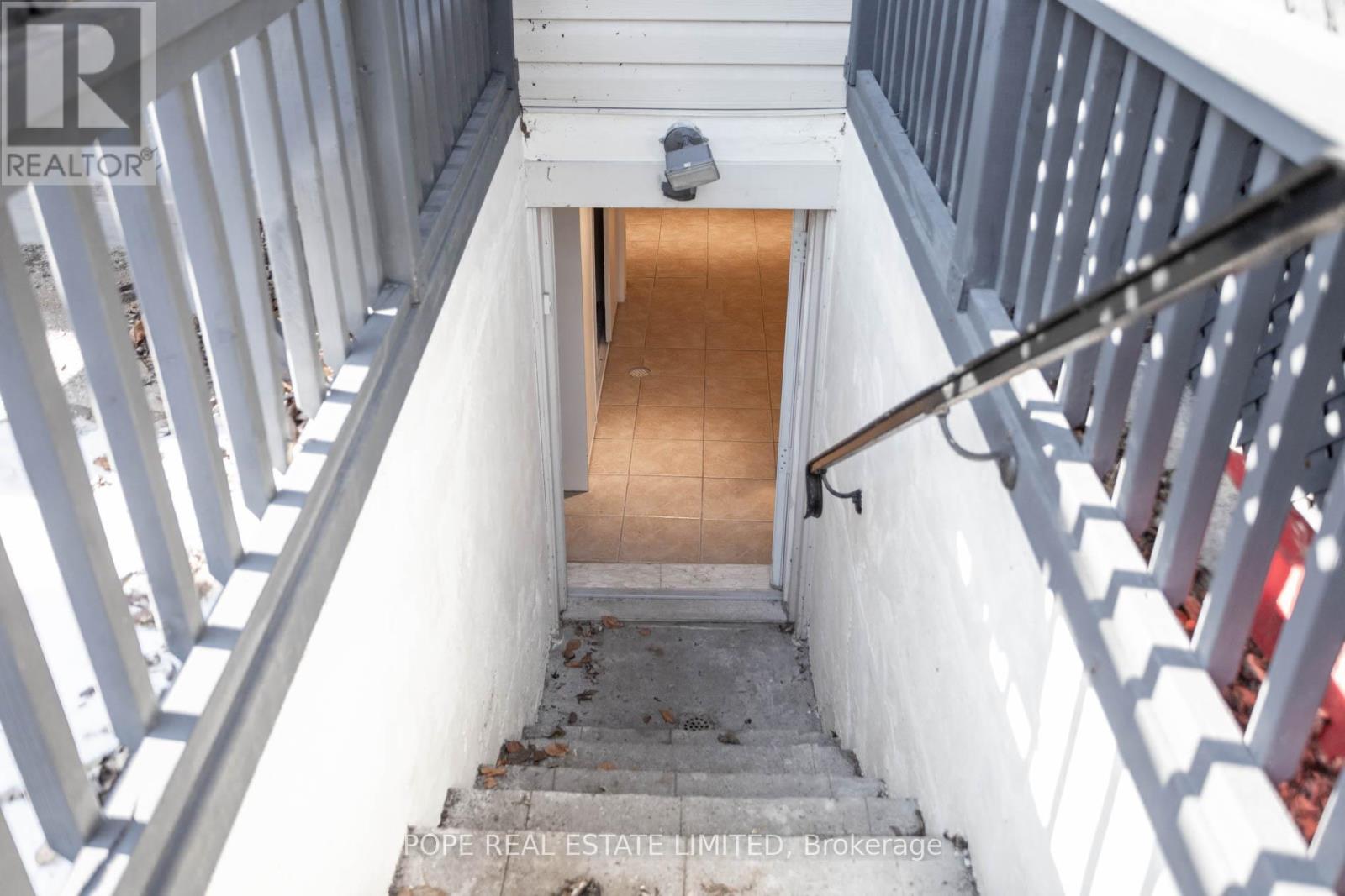 Bsmt - 447 Roxton Road, Toronto, Ontario  M6G 3R5 - Photo 9 - C13743626