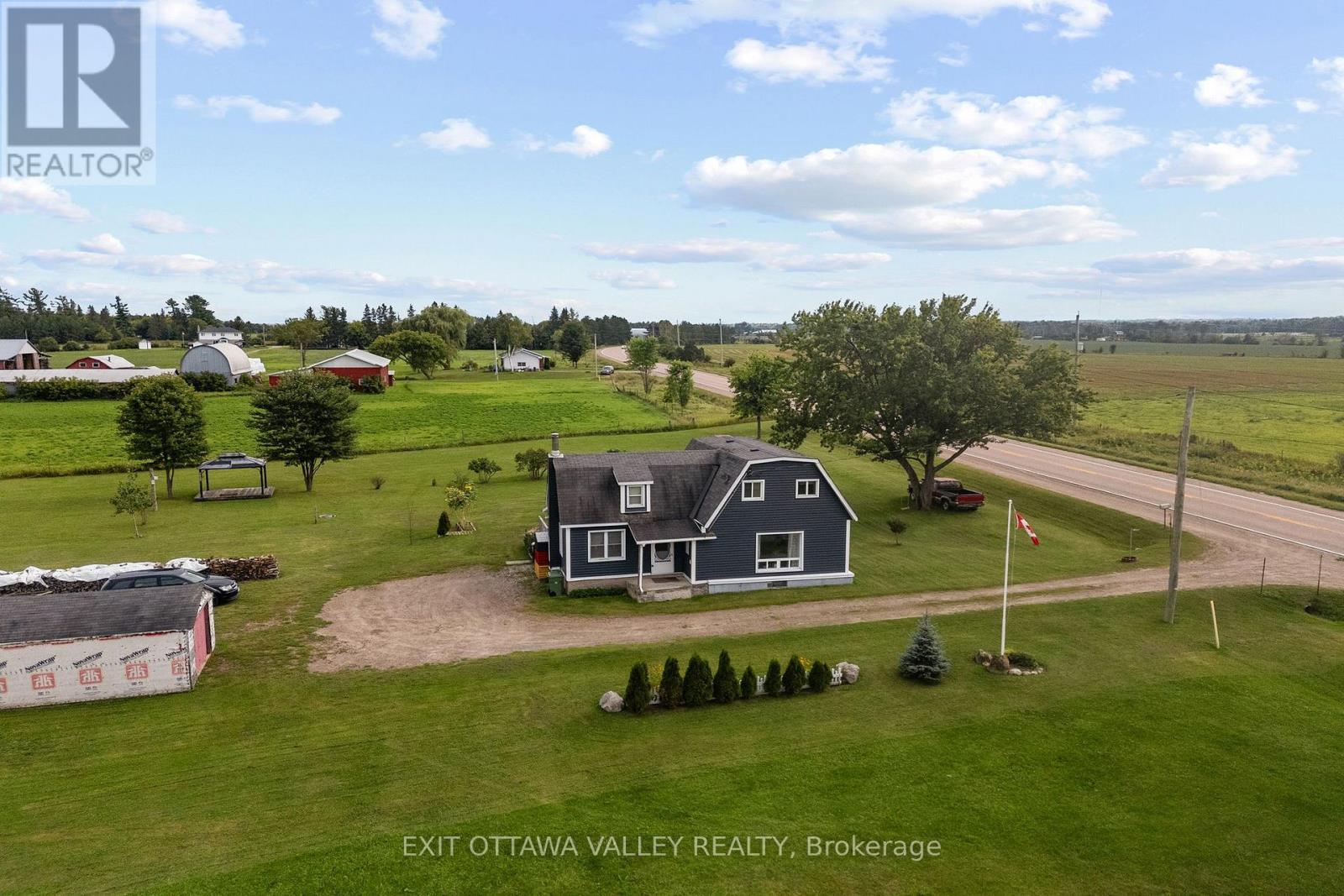 38922 41 Highway, Laurentian Valley, Ontario  K8A 6W4 - Photo 5 - X13743660