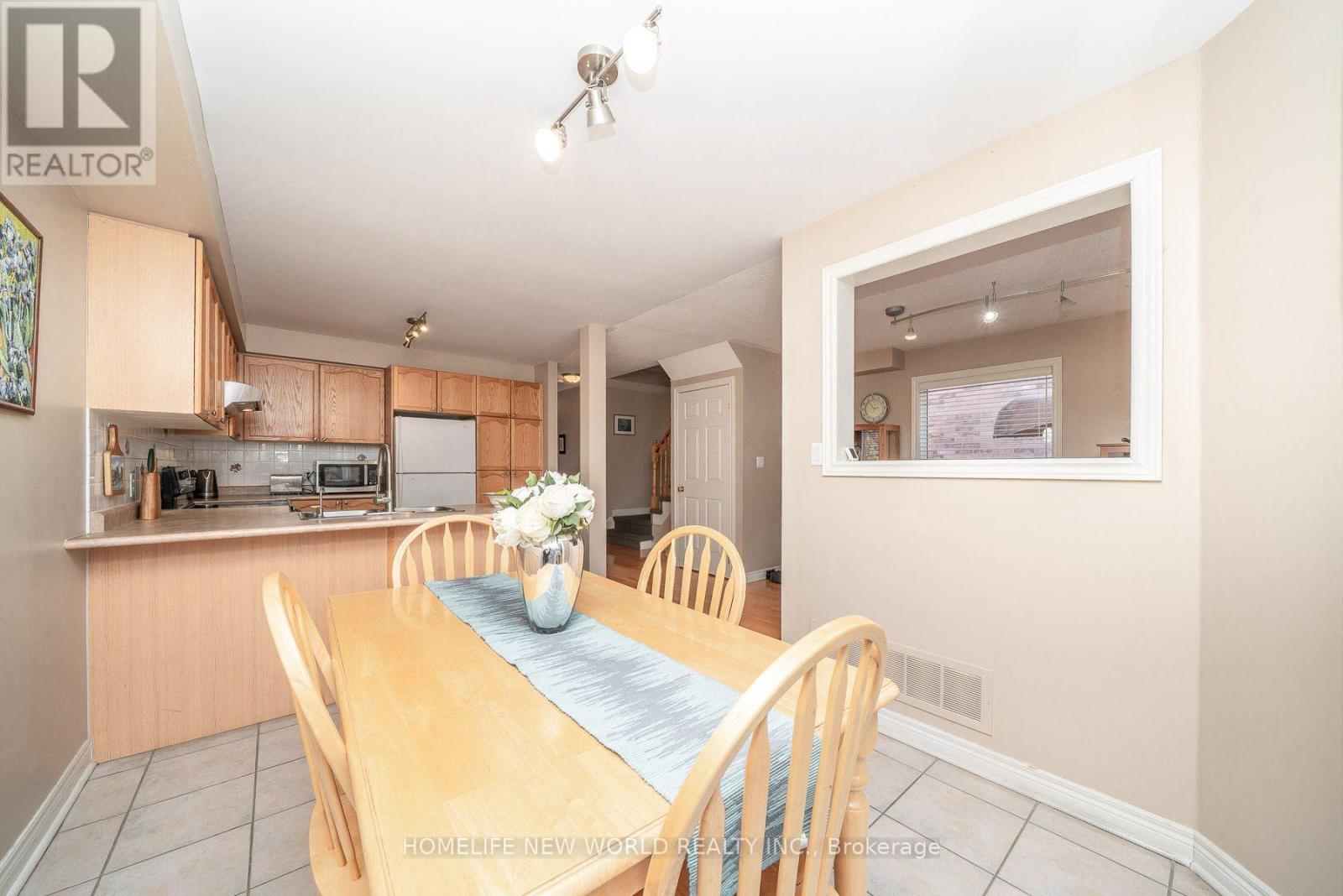 26 Cape Breton Court, Richmond Hill, Ontario  L4E 3W4 - Photo 13 - N13743650