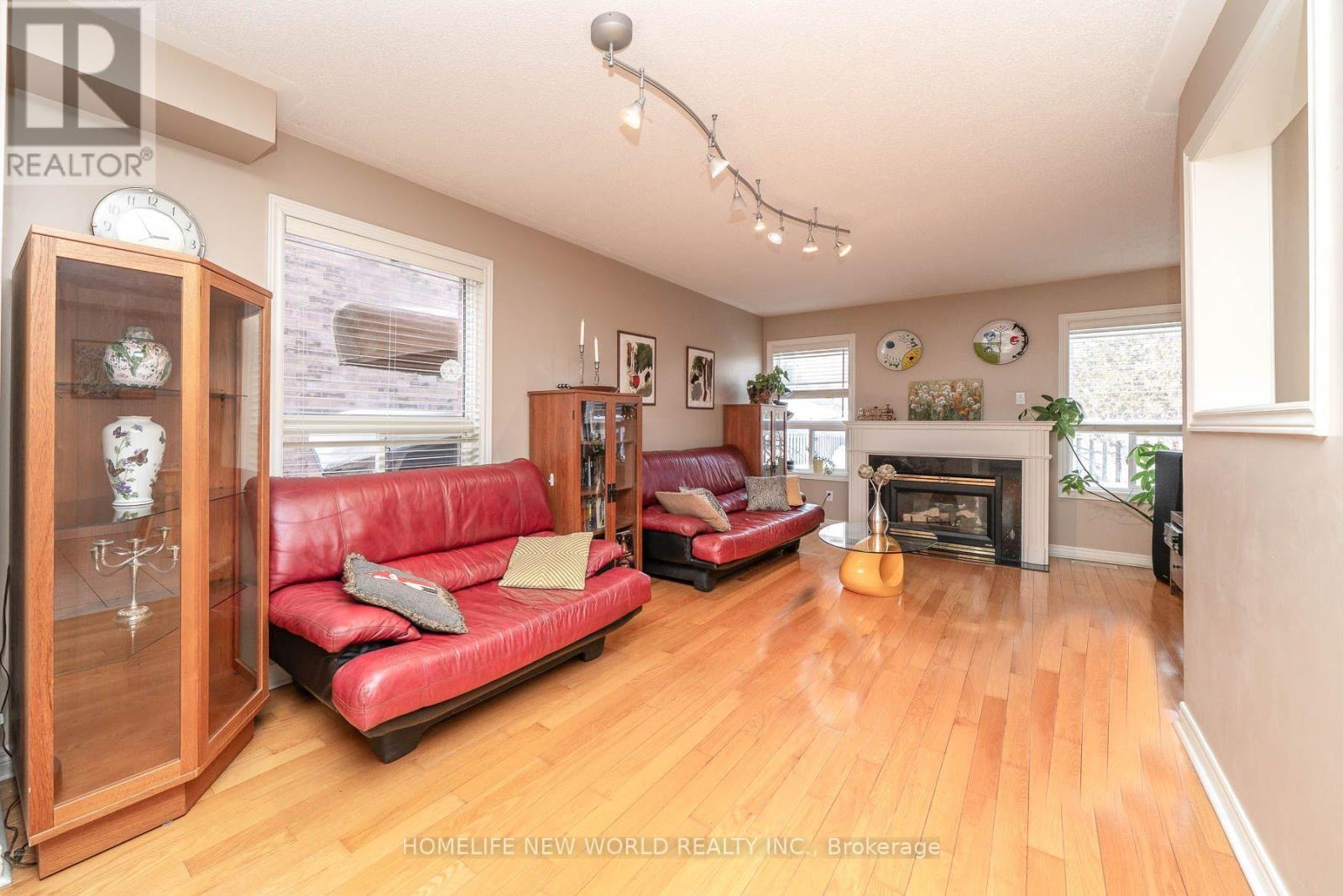 26 Cape Breton Court, Richmond Hill, Ontario  L4E 3W4 - Photo 17 - N13743650