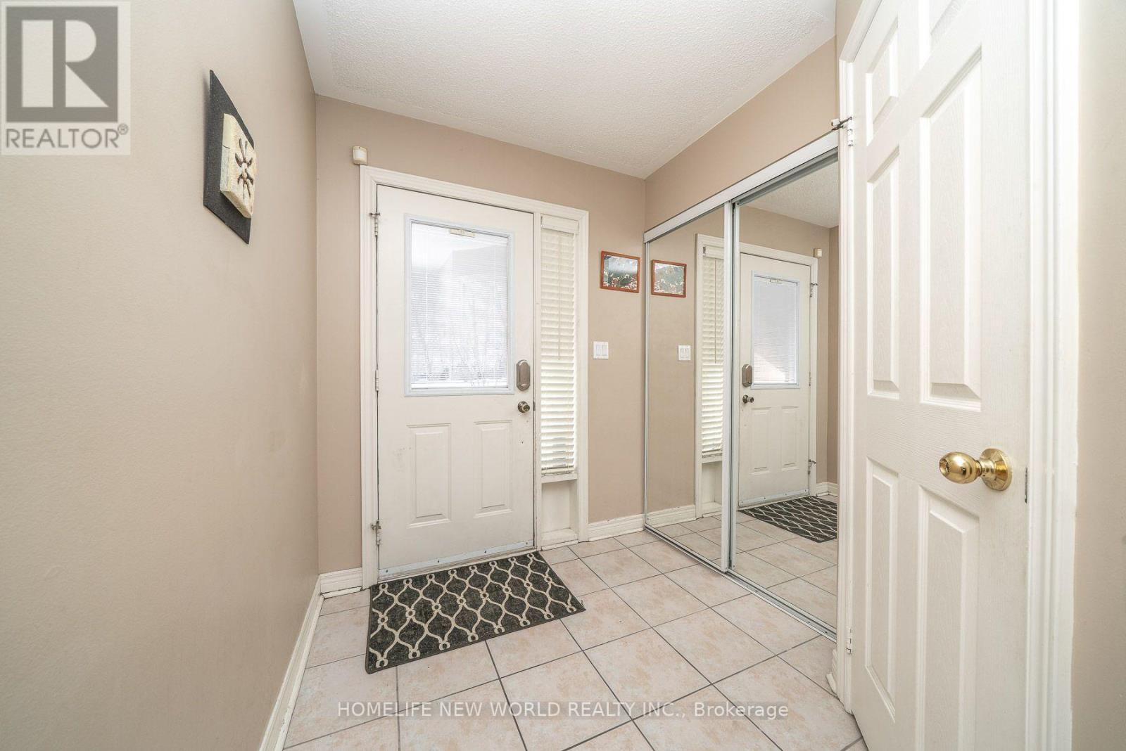 26 Cape Breton Court, Richmond Hill, Ontario  L4E 3W4 - Photo 5 - N13743650
